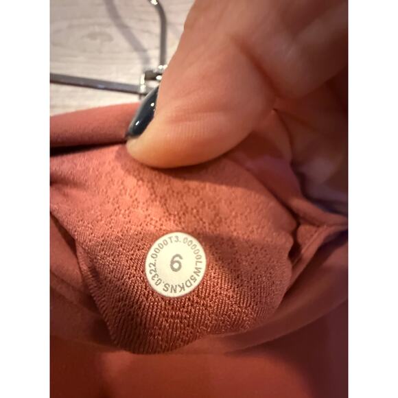 Lululemon Groove Super-High-Rise Flared Pant Nulu in the color Spiced Chai SZ 6 - Picture 4 of 4